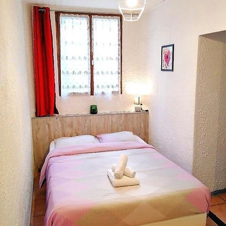Appartement T1 Quartier Chateau De По Екстер'єр фото